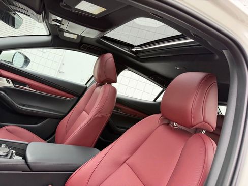 New 2026 MAZDA MAZDA3 2.5 S Hatchback w/ Premium Pkg FWD image 17