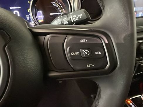 Used 2023 Jeep Wrangler Unlimited AWD/4WD image 16