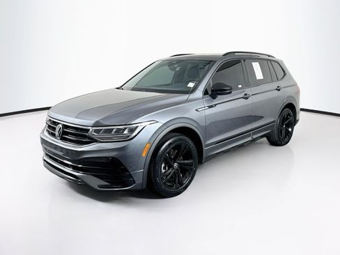 Used 2023 Volkswagen Tiguan SE R-Line FWD image 3
