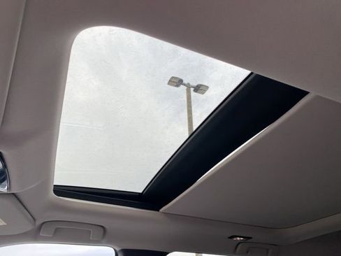 New 2025 Mitsubishi Outlander SE image 36