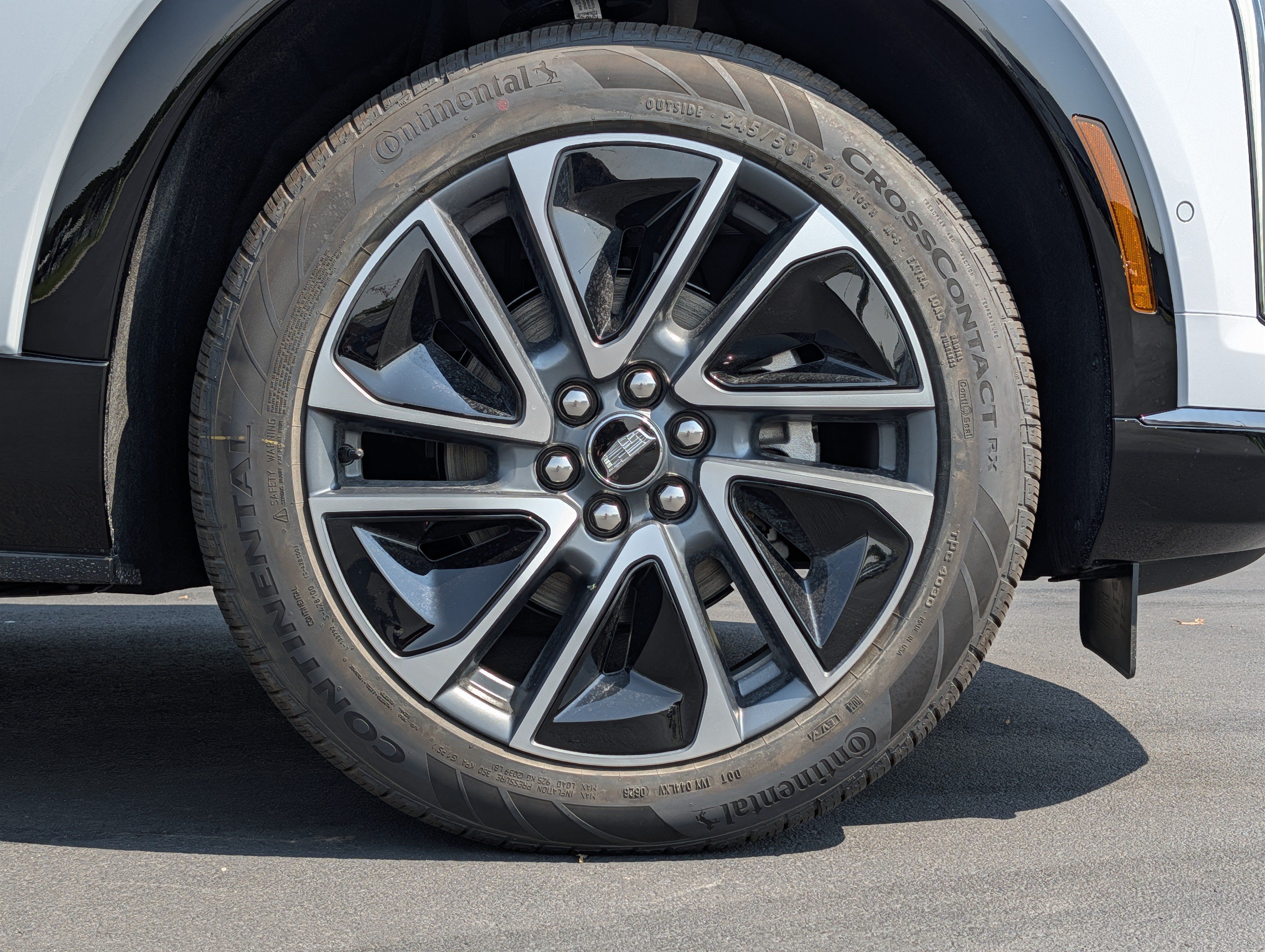 Used 2027 Cadillac Optiq Sport w/ LPO, Floor Liner Package AWD/4WD image 9