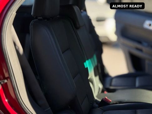 Used 2015 Ford Explorer XLT w/ Equipment Group 202B image 31