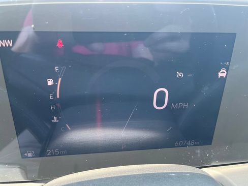 Used 2024 Buick Encore GX Preferred AWD/4WD image 17