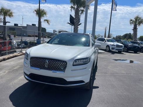 Used 2022 Lincoln Nautilus Reserve w/ Equipment Group 201A image 9