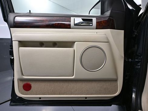 Used 2003 Lincoln Navigator Luxury image 17