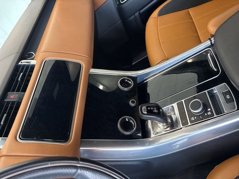 Used 2022 Land Rover Range Rover Sport HSE Dynamic image 2