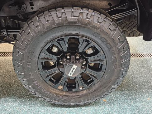 Used 2021 Ford F250 Lariat w/ Tremor Off-Road Package image 18