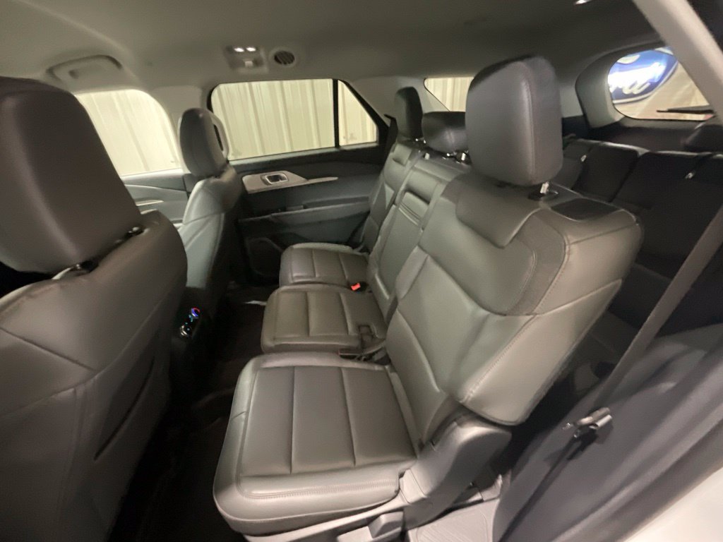 Used 2026 Ford Explorer Active w/ Active Comfort Package RWD image 11