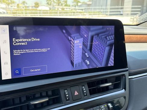 Used 2025 Lexus ES 350 w/ Premium Package image 22