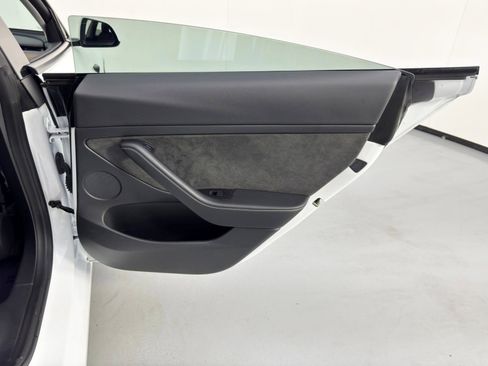 Used 2022 Tesla Model 3 Long Range image 45