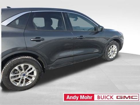 Used 2020 Ford Escape SE image 21