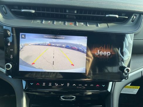 New 2026 Jeep Grand Cherokee Laredo image 30