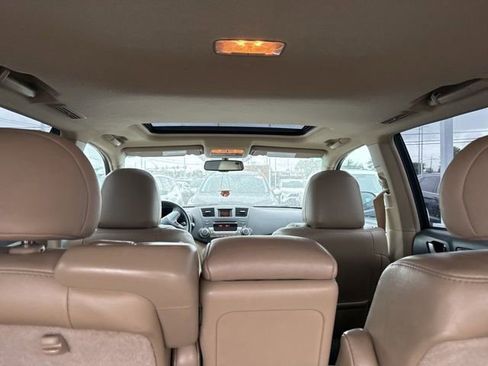 Used 2012 Toyota Highlander SE w/ Tow Pkg AWD/4WD image 18