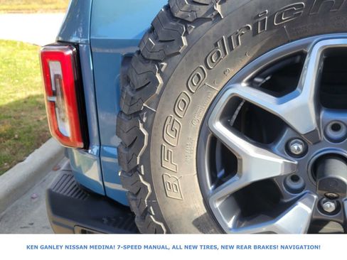 Used 2022 Ford Bronco Badlands image 16