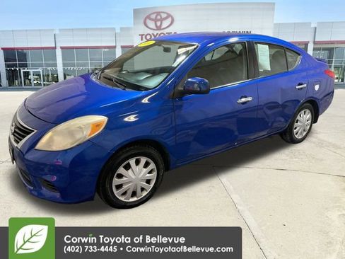 Used 2014 Nissan Versa SV image 4