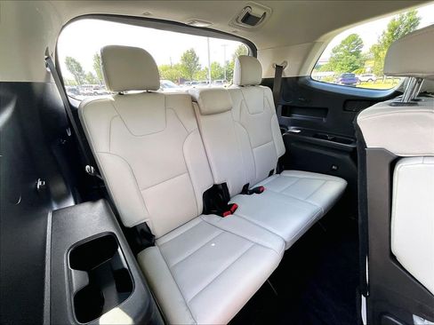 Used 2025 Kia Telluride EX AWD/4WD image 17
