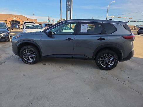 Used 2023 Nissan Rogue S image 3