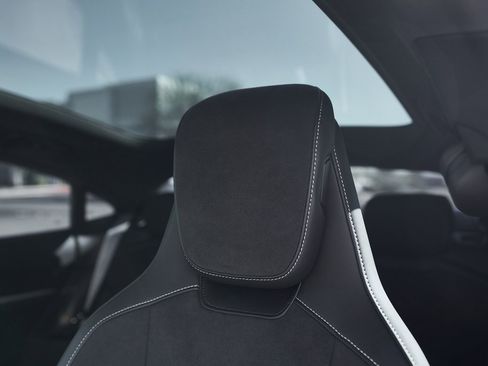 Used 2025 Porsche Taycan 4S w/ Premium Package image 43