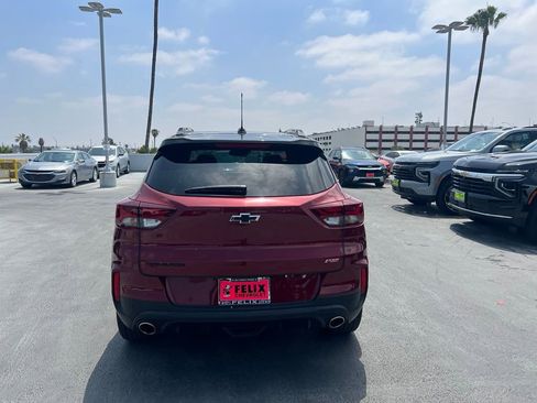 Used 2023 Chevrolet TrailBlazer RS w/ Sun and Liftgate Package FWD image 6