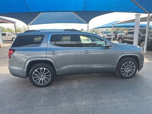 Used 2023 GMC Acadia Denali w/ Denali Ultimate Package image 8