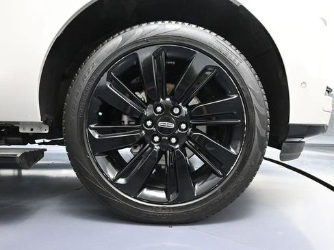 Used 2024 Lincoln Navigator Reserve w/ Equipment Group 201A image 17