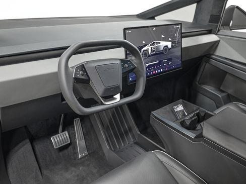 Used 2025 Tesla Cybertruck AWD Crew Cab image 14