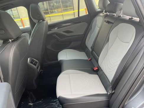 New 2026 Volkswagen Tiguan SE R-Line image 23