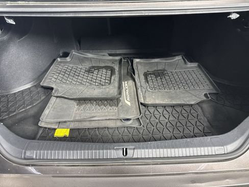 Used 2019 Toyota Avalon XLE image 33