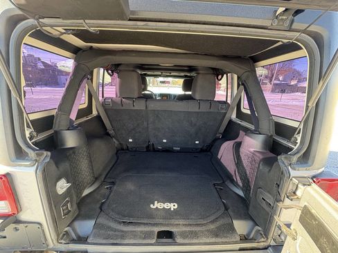 Used 2015 Jeep Wrangler Unlimited Sport w/ Mopar Black Appearance Group image 26