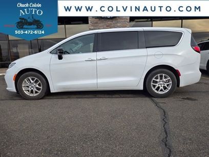 Used 2024 Chrysler Pacifica Touring-L