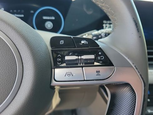 Used 2025 Hyundai Elantra SEL FWD image 15