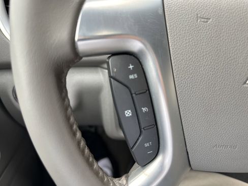 Used 2017 Chevrolet Traverse LT image 32