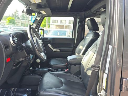 Used 2017 Jeep Wrangler Unlimited Rubicon AWD/4WD image 21