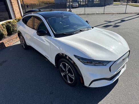 Used 2023 Ford Mustang Mach-E Premium image 9