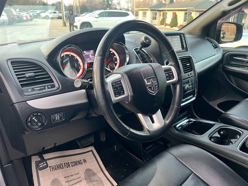 Used 2018 Dodge Grand Caravan GT image 12