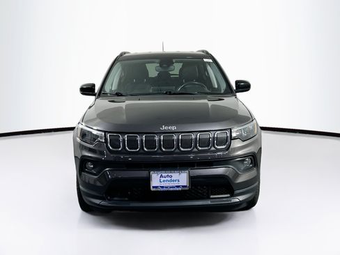 Used 2022 Jeep Compass Latitude w/ Convenience Group AWD/4WD image 2