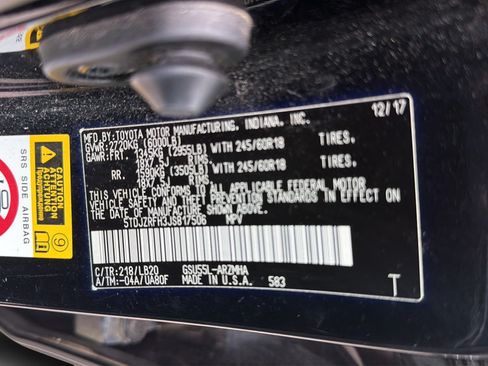 Used 2018 Toyota Highlander XLE AWD/4WD image 35