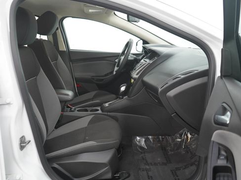 Used 2014 Ford Focus SE FWD image 11