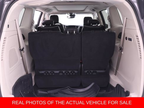 Used 2022 Chrysler Pacifica Limited w/ Uconnect Theater Family Group AWD/4WD image 16