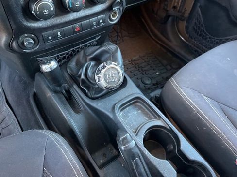 Used 2015 Jeep Wrangler Unlimited Rubicon w/ Dual Top Group image 23