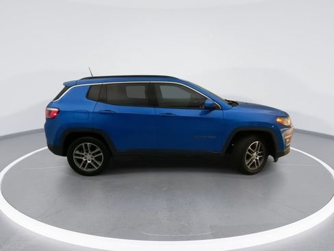 Used 2019 Jeep Compass Latitude FWD image 7