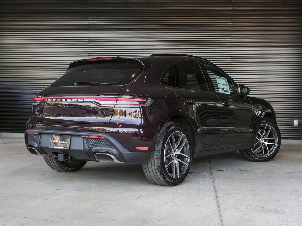 Certified 2026 Porsche Macan AWD/4WD image 7