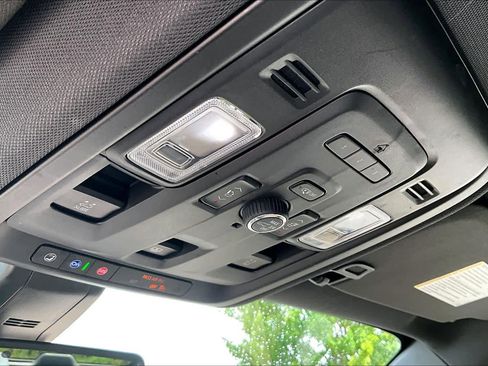 Used 2021 Chevrolet Tahoe Premier RWD image 38