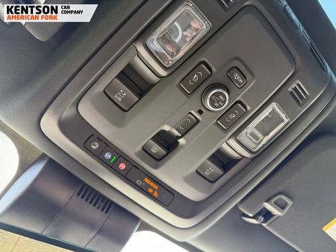 Used 2025 GMC Yukon Denali w/ Advanced Technology Package AWD/4WD image 33