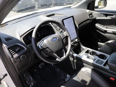 Used 2024 Ford Edge ST w/ Equipment Group 401A AWD/4WD image 18