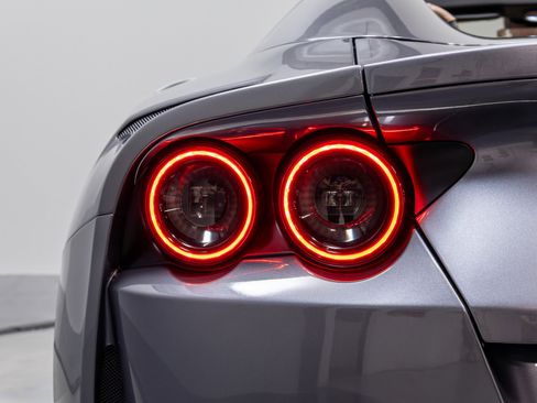 Used 2021 Ferrari 812 GTS image 47