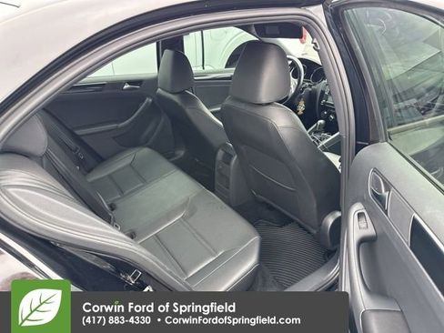 Used 2018 Volkswagen Jetta Sport image 9