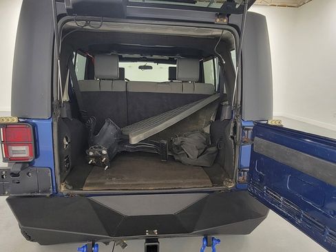 Used 2010 Jeep Wrangler Unlimited Sport image 28