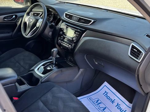 Used 2014 Nissan Rogue SV image 23