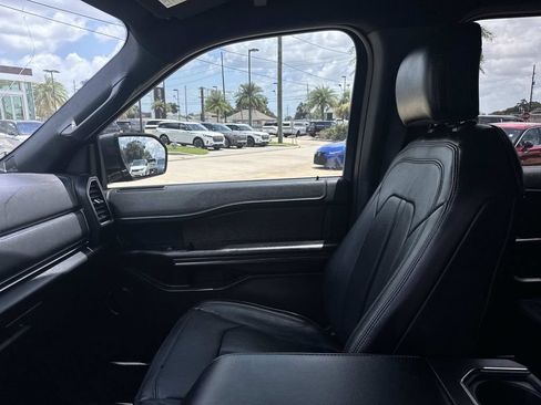 Used 2018 Ford Expedition Limited RWD image 15